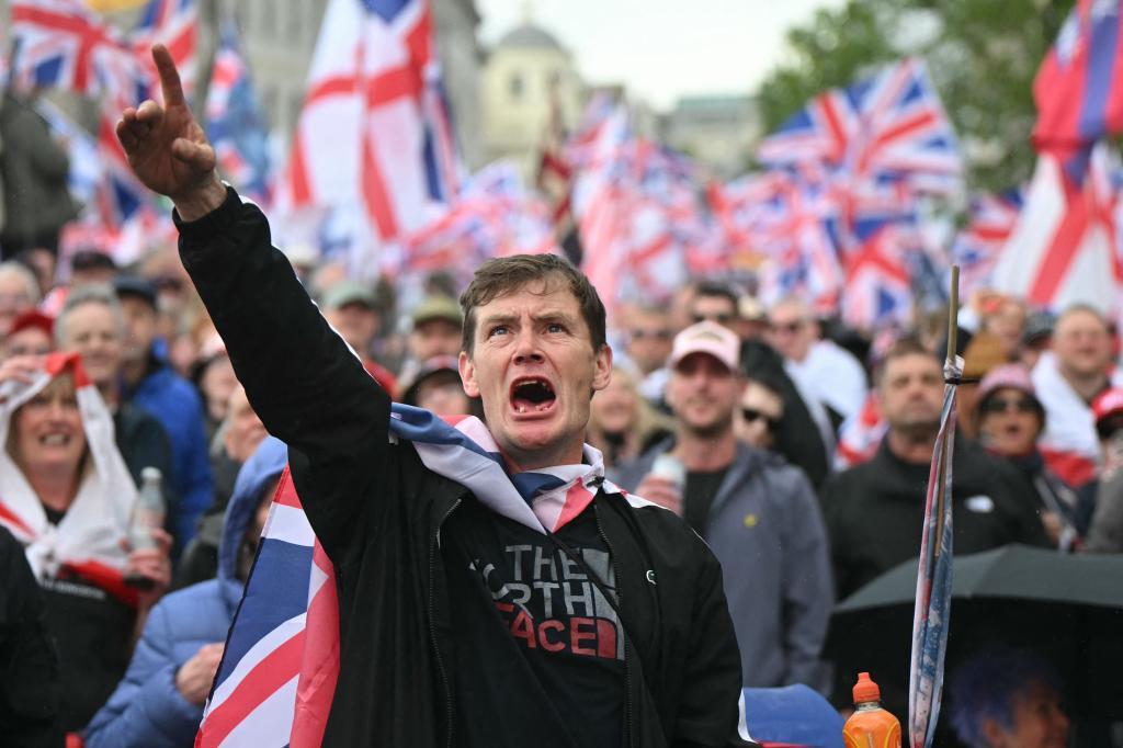 Streeting pide la vuelta de Reino Unido a la Unión Europea, mientras ultras de derecha e izquierda se enfrentan en Londres Wes Streeting, que el jueves dimitió como ministro de Sanidad, anuncia que se presentará para sustituir al primer ministro Starmer al frente del Partido Laborista Leer