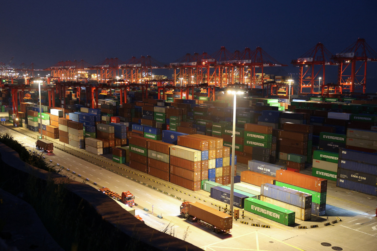 China Export Growth Accelerates in May on AI Demand, U.S. Shipments Surge Chinas export growth accelerated in May, offering a vital lifeline to an economy otherwise bogged down by a persistent domestic slowdown.