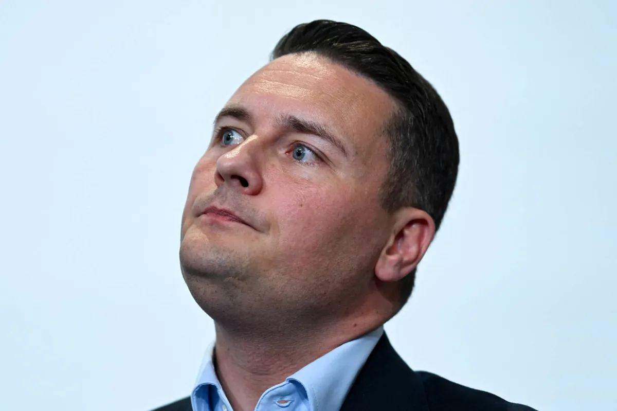 UK Ex - Health Minister Streeting Says Will Run to Replace PM Starmer