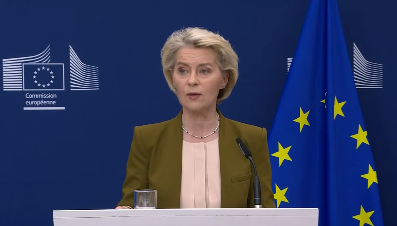 The European Commission proposed banning entry to the EU for Russians who took part in the war against Ukraine as part of its 21st sanctions package. The plan also freezes the Russian oil price cap until January 2027, targets 30 more vessels, expands restrictions on banks, crypto platforms, ports, airports, refineries and oil traders, and adds new export controls on goods used by Russias defense industry. #EU