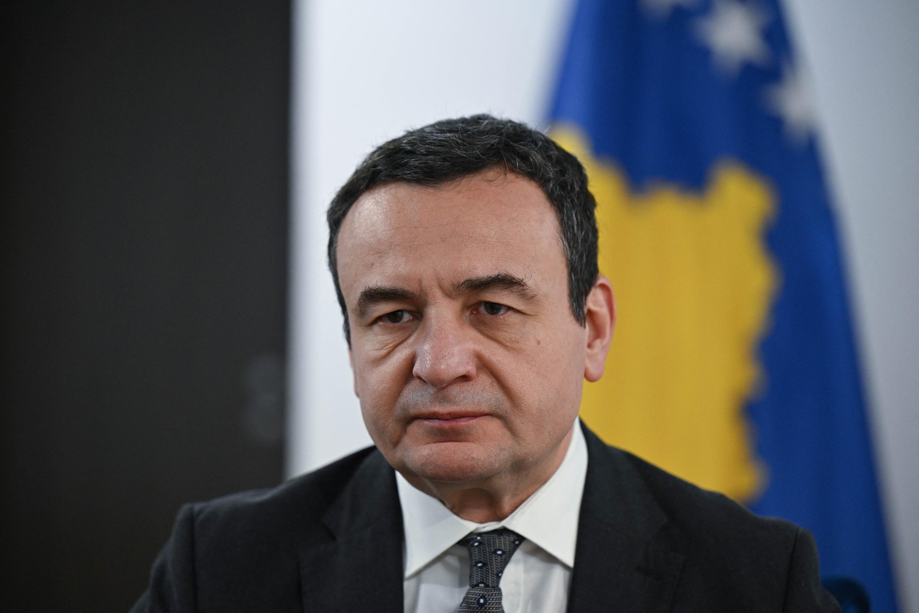 Kosovo : après un an de paralysie politique, Albin Kurti réélu premier ministre Les élections législatives ont été organisées le 28 décembre, après léchec dAlbin Kurti dans sa tentative de bâtir une majorité à lissue dun premier scrutin qui a eu lieu en février 2025.