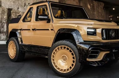 Szentségtörés: lecserélték a Mercedes G-osztály körlámpáit A Mercedes G-Klasse legújabb tuningverziója kerek lámpák és csillagos embléma nélkül támad.