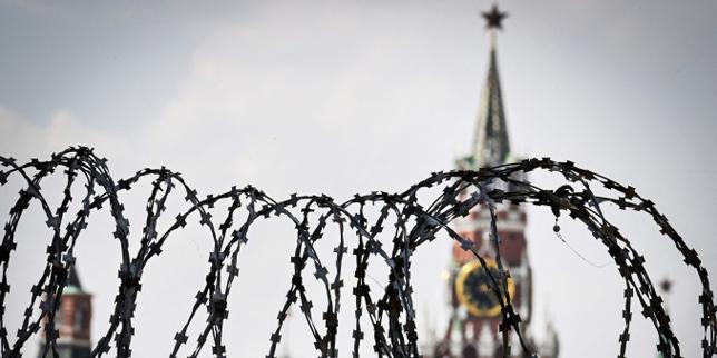 Alexandra Prokopenko, economist: In Russia, the elites feel the states powerlessness to protect them. That undermines the very foundations of the social contract Internet restrictions have created a new political atmosphere, sparking discontent and frustration among the most privileged layers of Russian society, explains the researcher in an interview with Le Monde.