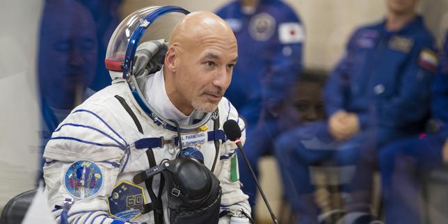 Artémis : lItalien Luca Parmitano sera le premier Européen à participer à une mission du programme lunaire Ce colonel de larmée de lair italienne a déjà effectué deux missions à bord de lISS, en 2013 et 2019, et des sorties extra-véhiculaires particulièrement complexes.