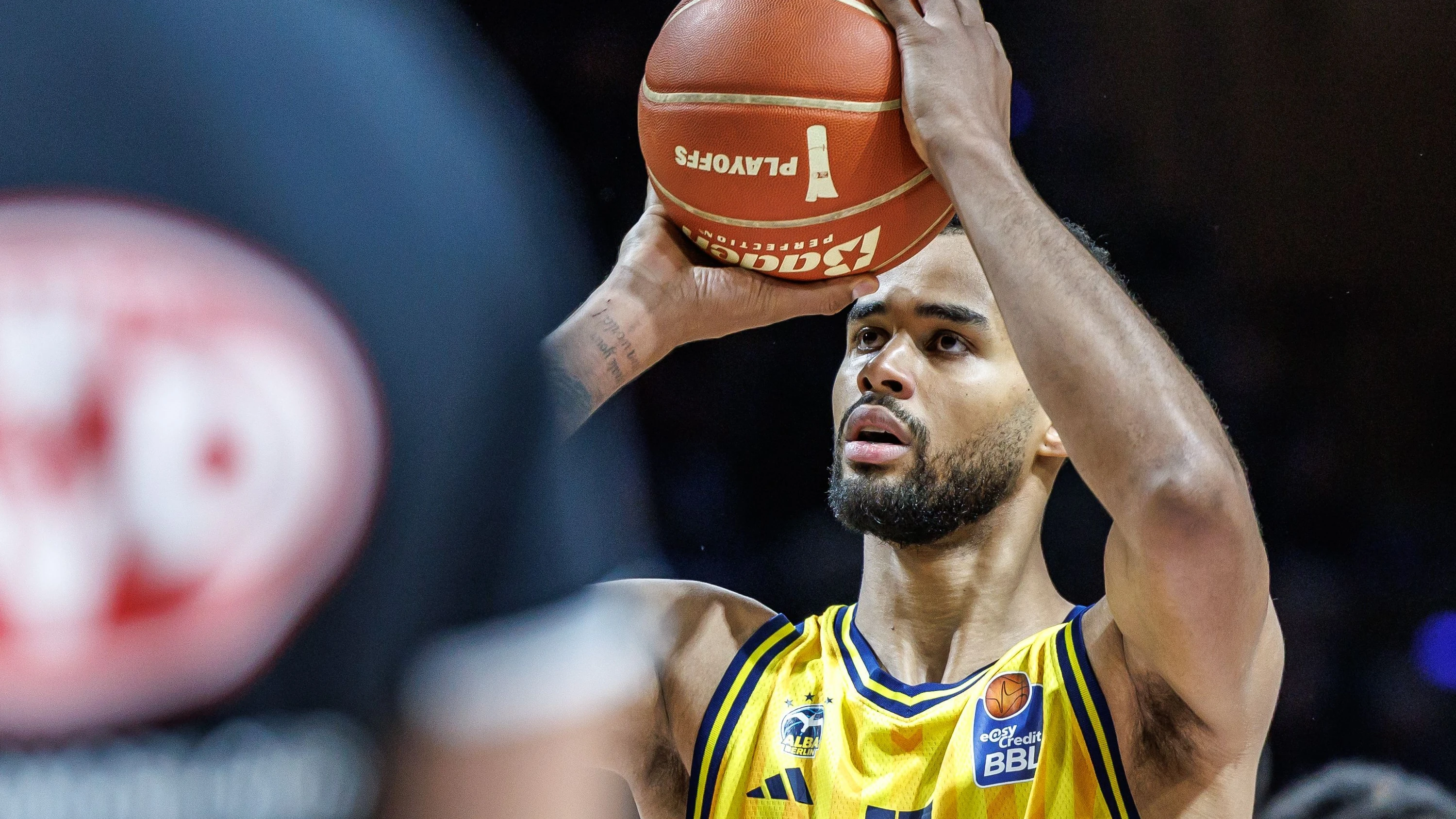 Basketball-Play-offs: Alba Berlin folgt München ins Finale Alba Berlin steht im Finale um die deutsche Basketball-Meisterschaft. Nach einem deutlichen 97:66-Halbfinal-Sieg gegen die Bamberg Baskets trifft die Mannschaft auf Titelverteidiger FC Bayern München.