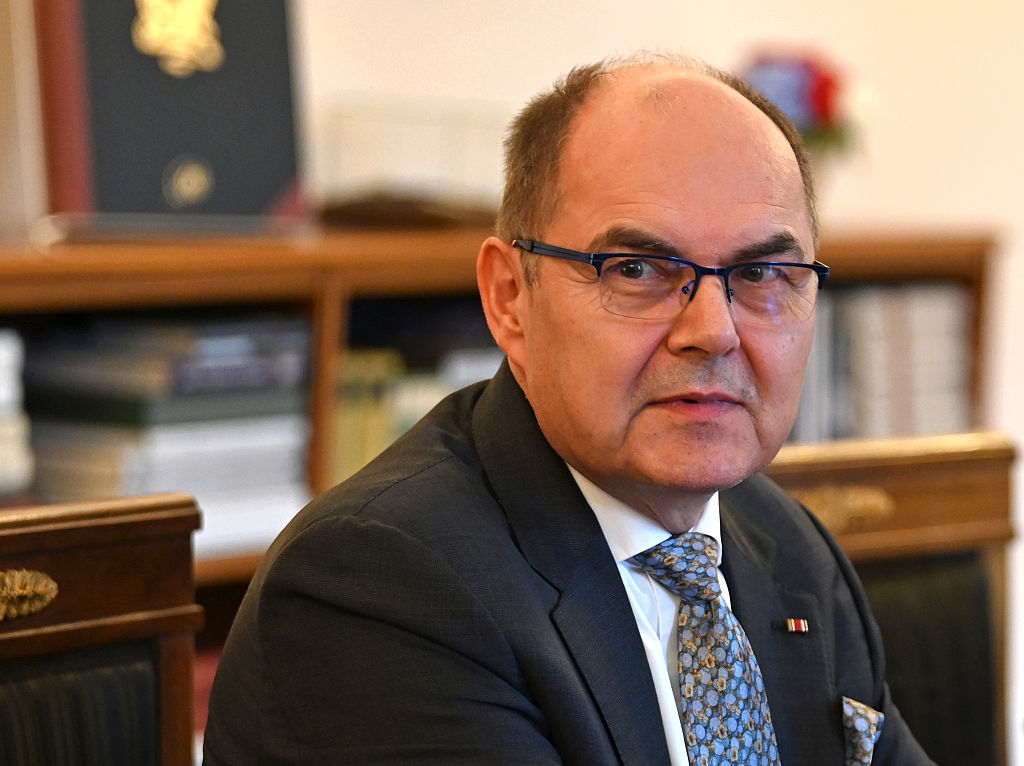 US and Europeans fail to agree on new diplomat to oversee Bosnia The former high representative cited huge and unexpected pressure from Washington as among the reasons for his stepping down